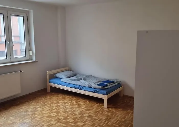 Grossraeumig Und Zentral Inklusive Parkplatz